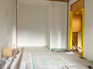 倉敷市の壁紙・クロス張り替え、下地材ごとの施工方法とメンテナンスのポイント｜わたなべ内装